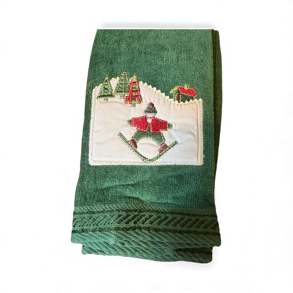 Christmas Embroidered Green Guest Towel Set NWT - Picture 6 of 12